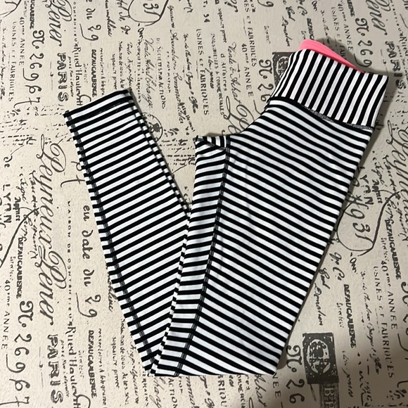 Lululemon striped leggings - Picture 5 of 6